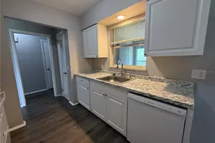 364 Briarwood Rd, Venice, FL 34293 - Photo 7