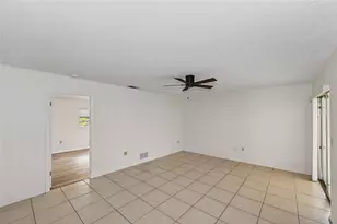 2508 Cardwell Way, Sarasota, FL 34231 - Photo 15