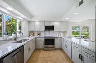 797 Benjamin Franklin Dr, Sarasota, FL 34236 - Photo 11
