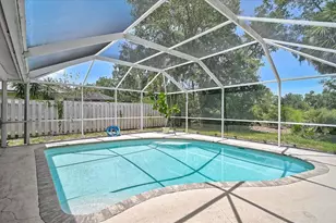 5737 Forester Lake Dr, Sarasota, FL 34243 - Photo 29