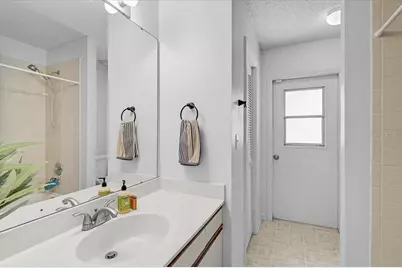 5737 Forester Lake Drive, Sarasota, FL 34243 - Photo 25