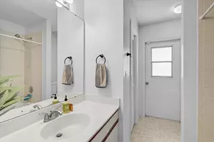 5737 Forester Lake Dr, Sarasota, FL 34243 - Photo 25