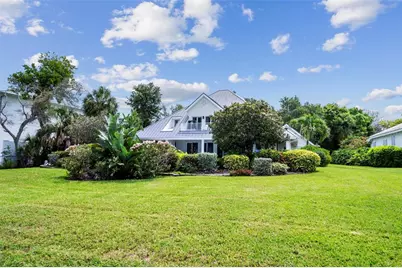 8152 Longbay Boulevard, Sarasota, FL 34243 - Photo 95