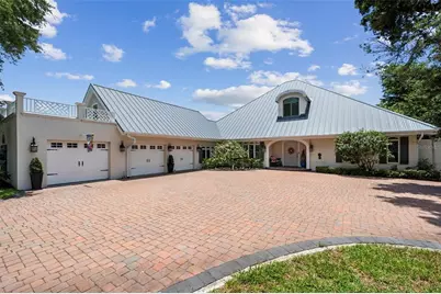 8152 Longbay Boulevard, Sarasota, FL 34243 - Photo 17