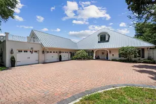 8152 Longbay Blvd, Sarasota, FL 34243 - Photo 17