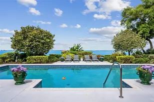 8152 Longbay Blvd, Sarasota, FL 34243 - Photo 3