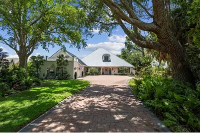 8152 Longbay Boulevard, Sarasota, FL 34243 - Photo 13