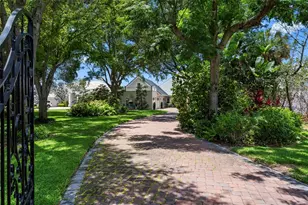 8152 Longbay Blvd, Sarasota, FL 34243 - Photo 9