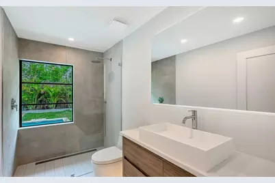 1041 Indian Beach Drive, Sarasota, FL 34234 - Photo 21