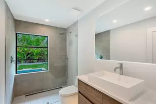 1041 Indian Beach Dr, Sarasota, FL 34234 - Photo 21