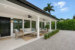 1041 Indian Beach Dr, Sarasota, FL 34234 - Photo 3