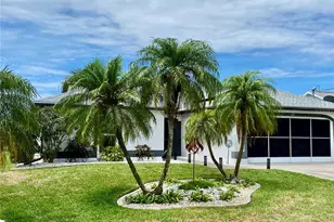 123 Kings Dr, Rotonda West, FL 33947 - Photo 1