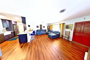 2609 Darwin Ave, Sarasota, FL 34239 - Photo 3