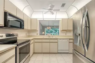 3374 W Chelmsford Ct, Sarasota, FL 34235 - Photo 11