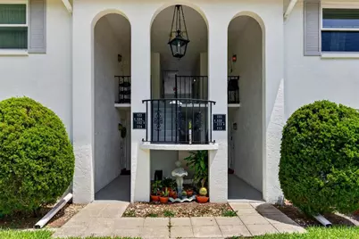 5800 Hollywood Boulevard #112, Sarasota, FL 34231 - Photo 3