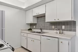 5800 Hollywood Blvd, Sarasota, FL 34231 - Photo 9