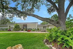 1428 Pine Bay Dr, Sarasota, FL 34231 - Photo 3
