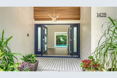 1428 Pine Bay Drive, Sarasota, FL 34231 - Photo 5