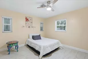6233 Rockefeller Ave, Sarasota, FL 34231 - Photo 23