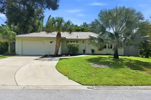 6233 Rockefeller Ave, Sarasota, FL 34231 - Photo 1