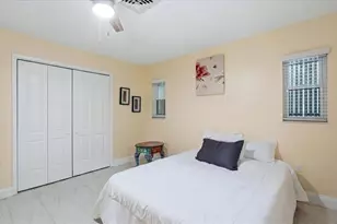 6233 Rockefeller Ave, Sarasota, FL 34231 - Photo 25