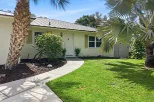 6233 Rockefeller Ave, Sarasota, FL 34231 - Photo 5