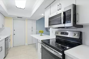 6233 Rockefeller Ave, Sarasota, FL 34231 - Photo 19