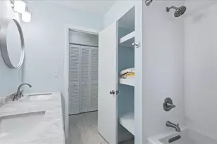 6233 Rockefeller Ave, Sarasota, FL 34231 - Photo 27