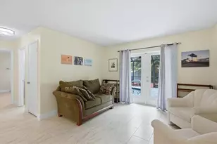 6233 Rockefeller Ave, Sarasota, FL 34231 - Photo 13