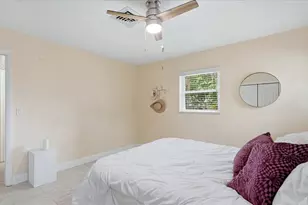 6233 Rockefeller Ave, Sarasota, FL 34231 - Photo 19