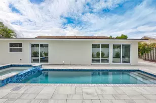 2647 Sydelle St, Sarasota, FL 34237 - Photo 43