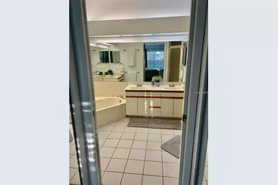 7186 Lakeside Drive, Sarasota, FL 34243 - Photo 13