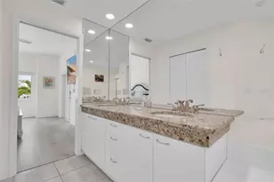 862 Hudson Ave, Sarasota, FL 34236 - Photo 41