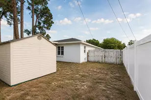 1065 Lewis Ave, Sarasota, FL 34237 - Photo 25