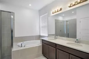 5719 Maidenstone Way, Palmetto, FL 34221 - Photo 13