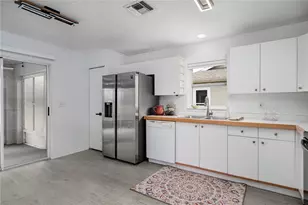 1608 Fairway Oaks Dr, Palmetto, FL 34221 - Photo 5