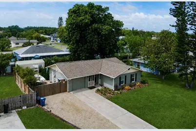 327 43rd Street Boulevard W, Palmetto, FL 34221 - Photo 1