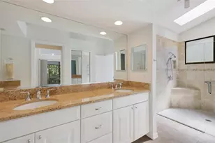 851 Faulkwood Ct, Sarasota, FL 34232 - Photo 19