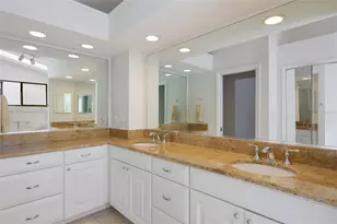 851 Faulkwood Ct, Sarasota, FL 34232 - Photo 21