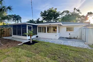 4722 Stevens Dr, Sarasota, FL 34234 - Photo 19