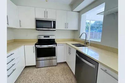4722 Stevens Drive, Sarasota, FL 34234 - Photo 9