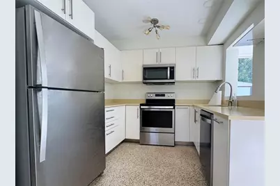 4722 Stevens Drive, Sarasota, FL 34234 - Photo 3