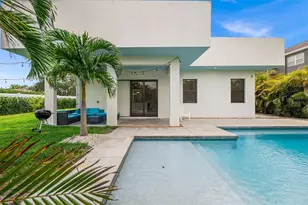 5351 Moeller Ave, Sarasota, FL 34233 - Photo 3