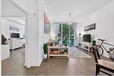31 SE 5th Street #203, Miami, FL 33131 - Photo 5