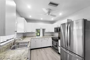 3766 Ballantrae Dr, Sarasota, FL 34238 - Photo 7