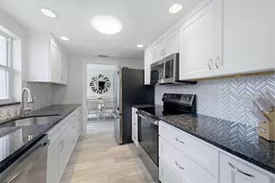 104 Whispering Sands Dr, Sarasota, FL 34242 - Photo 13