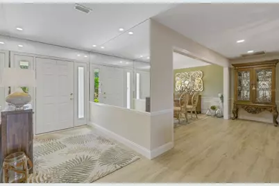 5679 Country Lakes Drive #7, Sarasota, FL 34243 - Photo 3