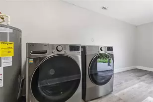 7012 40th Ave N, Saint Petersburg, FL 33709 - Photo 13