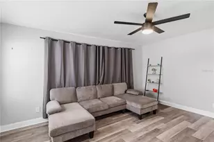 7012 40th Ave N, Saint Petersburg, FL 33709 - Photo 9
