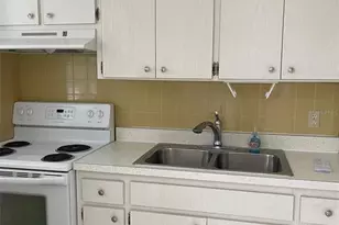 2739 Nassau St, Sarasota, FL 34231 - Photo 5